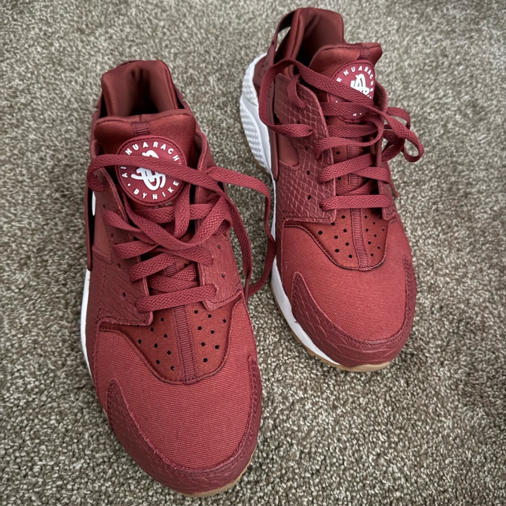 Nike Rusty Red/Orange Sneakers